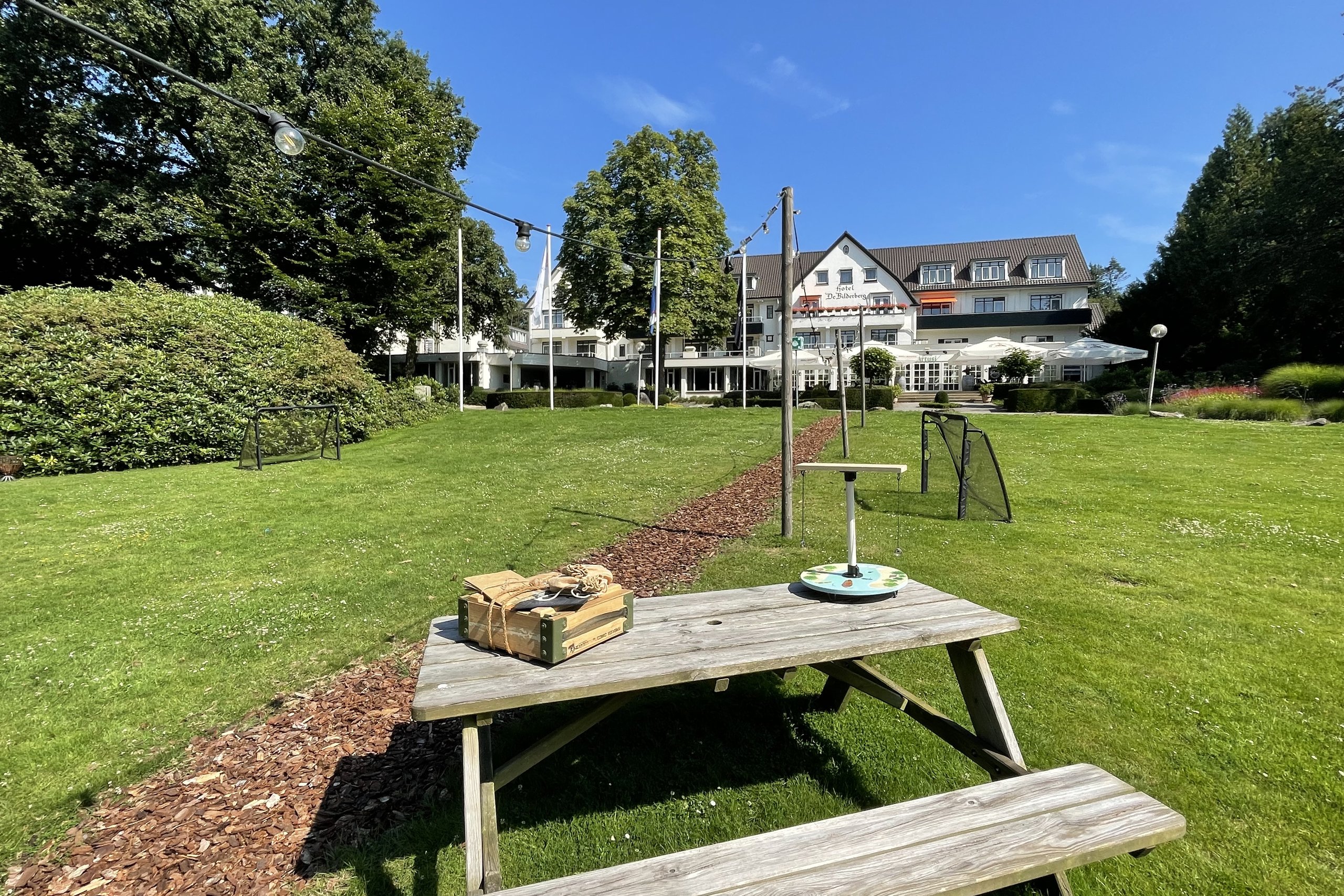 Spel Robison aan tafel (gebaseerd op het bekende survival tv-programma) voor Hotel De Bilderberg in Oosterbeek.