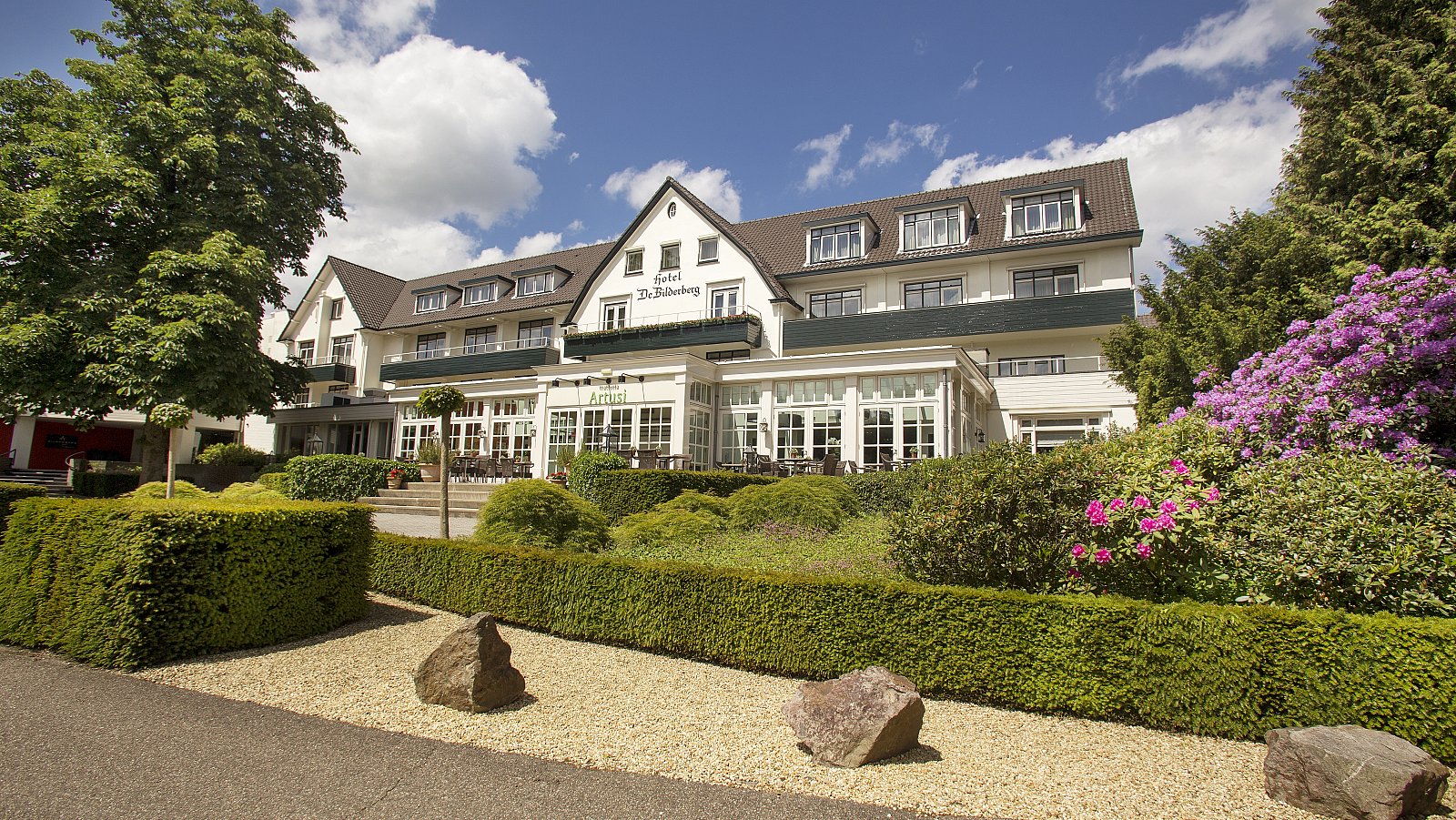 Hotel de Bilderberg is dé congreslocatie op de Veluwe. Gelegen midden in de Bilderbergbossen, nabij Arnhem.